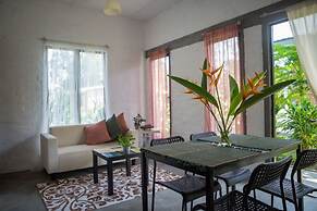 Rouhi Retreats By Doulos