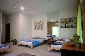 Rouhi Retreats By Doulos