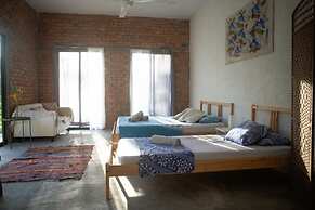 Rouhi Retreats By Doulos