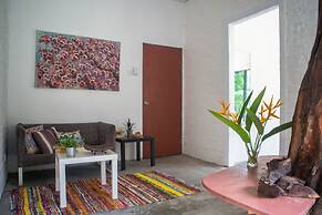 Rouhi Retreats By Doulos