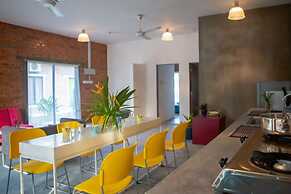 Rouhi Retreats By Doulos