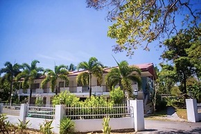 Rouhi Retreats By Doulos