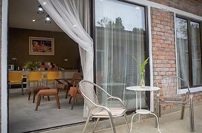 Rouhi Retreats By Doulos