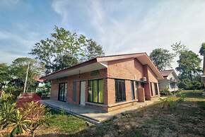 Rouhi Retreats By Doulos