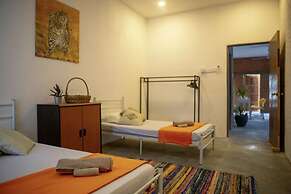 Rouhi Retreats By Doulos