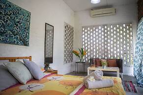 Rouhi Retreats By Doulos