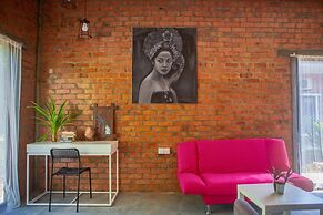 Rouhi Retreats By Doulos