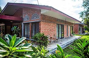 Rouhi Retreats By Doulos