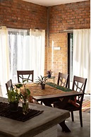 Rouhi Retreats By Doulos