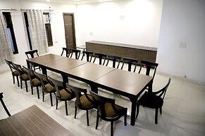 Goroomgo Hollywood Heights Amritsar