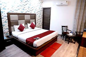 Goroomgo Hollywood Heights Amritsar
