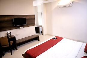 Goroomgo Hollywood Heights Amritsar