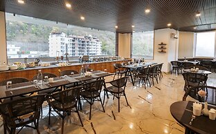 Stone Wood Hotel Rishikesh