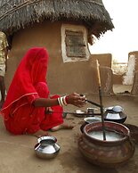 MANVĀR Kumat Thar Serenity Camp