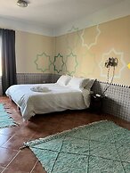 ART POiNT GUESTHOUSE