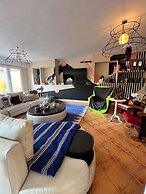 ART POiNT GUESTHOUSE