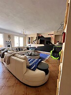 ART POiNT GUESTHOUSE