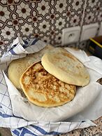 ART POiNT GUESTHOUSE