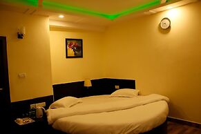 Green Palms Rubystone Exotic