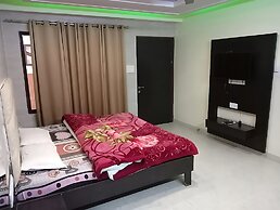 Green Palms Rubystone Exotic