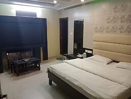 Green Palms Rubystone Exotic