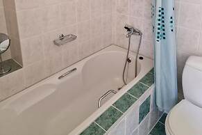 Skala - Villa - Sleeps 7 - Parking - Garden