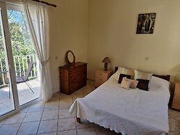 Skala - Villa - Sleeps 7 - Parking - Garden