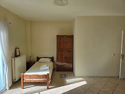 Skala - Villa - Sleeps 7 - Parking - Garden