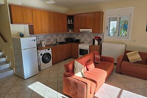 Skala - Villa - Sleeps 7 - Parking - Garden