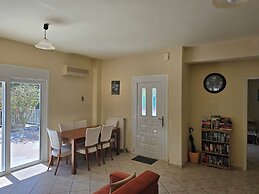 Skala - Villa - Sleeps 7 - Parking - Garden