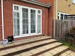 Stunning 4-bed House in Rochester