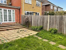 Stunning 4-bed House in Rochester