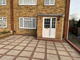 Stunning 4-bed House in Rochester