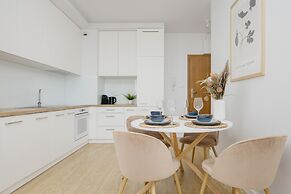Elegant Apartment Warsaw by Renters