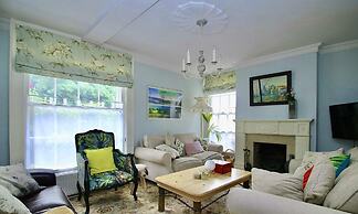 Billericay Georgian House, Sleeps 6 - Pet Friendly