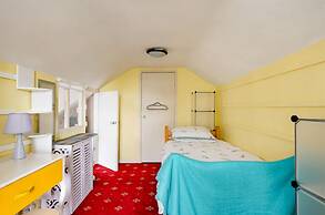 Billericay Georgian House, Sleeps 6 - Pet Friendly