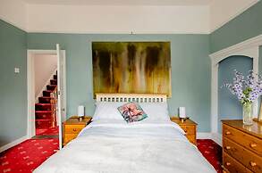 Billericay Georgian House, Sleeps 6 - Pet Friendly