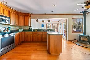 HV Spacious Retreat w Pool No Cleaning Fee