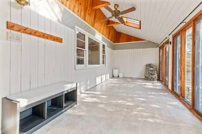 HV Spacious Retreat w Pool No Cleaning Fee