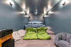 Hudson Valley Retreat Pool spa Home Theater gym