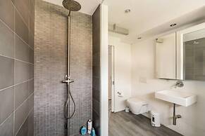 Prvt Architectural Masterpiece w Views hot tub