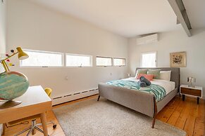 Prvt Architectural Masterpiece w Views hot tub