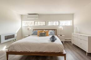 Prvt Architectural Masterpiece w Views hot tub