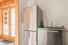 Prvt Architectural Masterpiece w Views hot tub