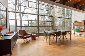 Prvt Architectural Masterpiece w Views hot tub