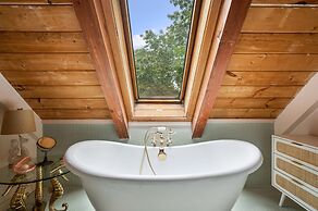 Art Deco Catskill Est w Epic Views