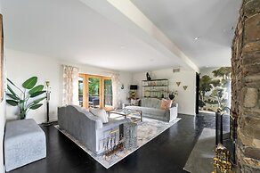 Art Deco Catskill Est w Epic Views