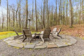 Sun-filled Log Home on 20 Prvt Acres Nr Rhinebeck