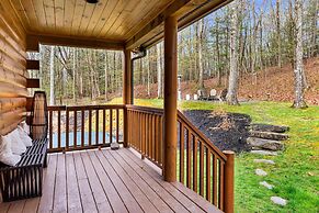 Sun-filled Log Home on 20 Prvt Acres Nr Rhinebeck
