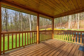 Sun-filled Log Home on 20 Prvt Acres Nr Rhinebeck